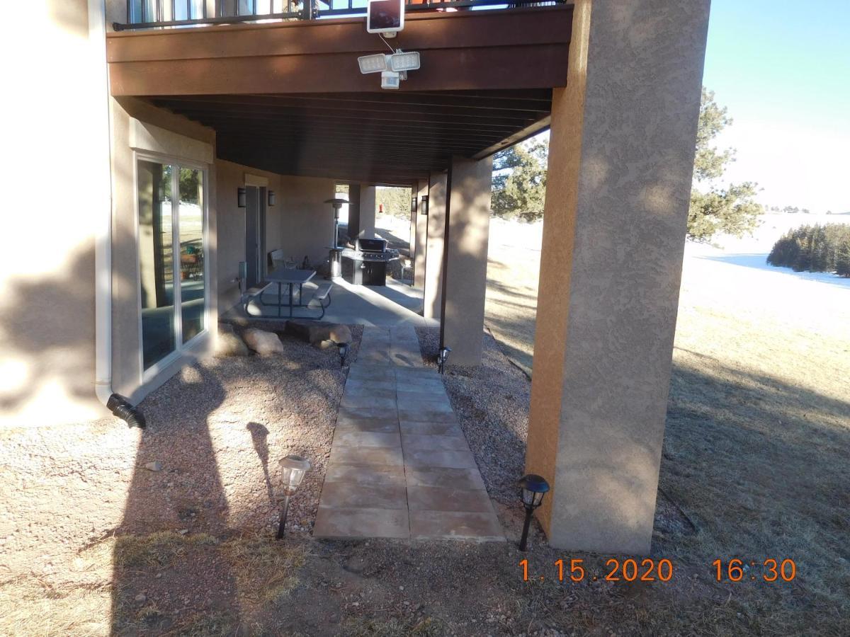 Boarding @ Lazy D Ranch Apartment Divide Exterior photo